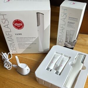 Dermaflash Luxe Anti-Aging Exfoliation Device Set